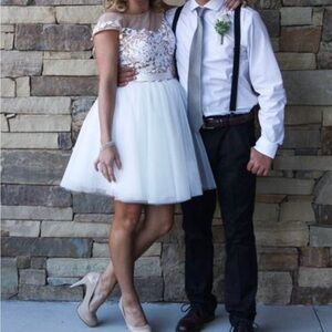 SHERRI HILL short white dress size 4
